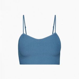 New with tags babaton sweetheart neck sculpt knit